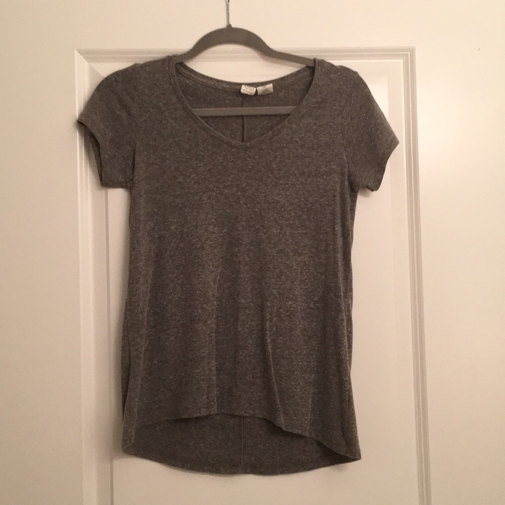 Gray tshirt